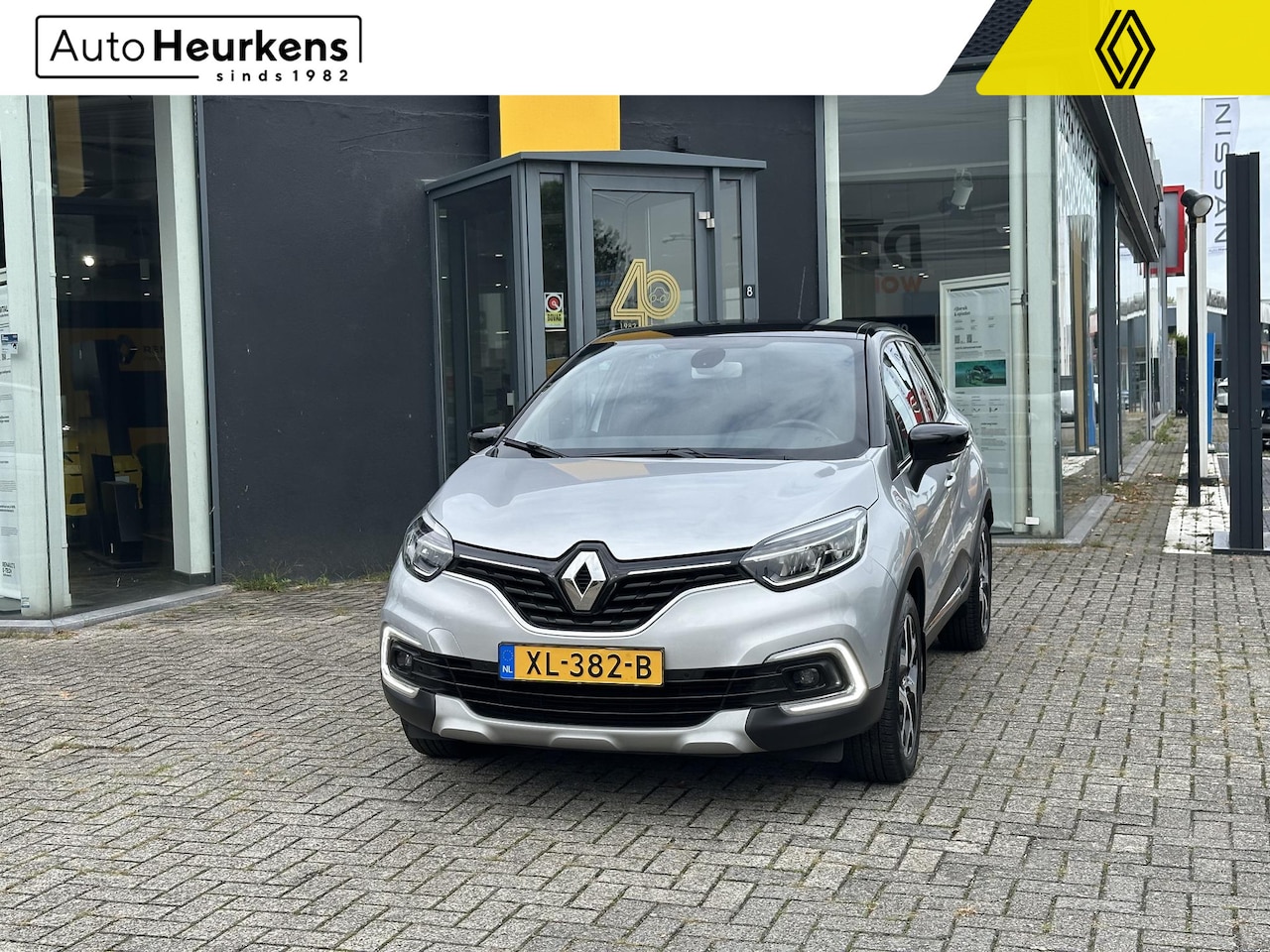 Renault Captur - TCe 90 Intens l Origineel NL l Trekhaak l Vierseizoenenbanden l NAP - AutoWereld.nl