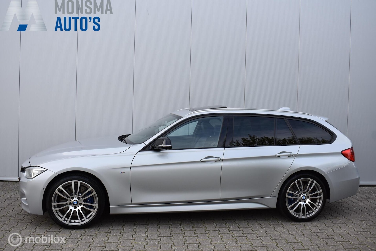 BMW 3-serie Touring - 335i xDrive High Executive Panorama HUD Dodehoek ACC Keyless - AutoWereld.nl