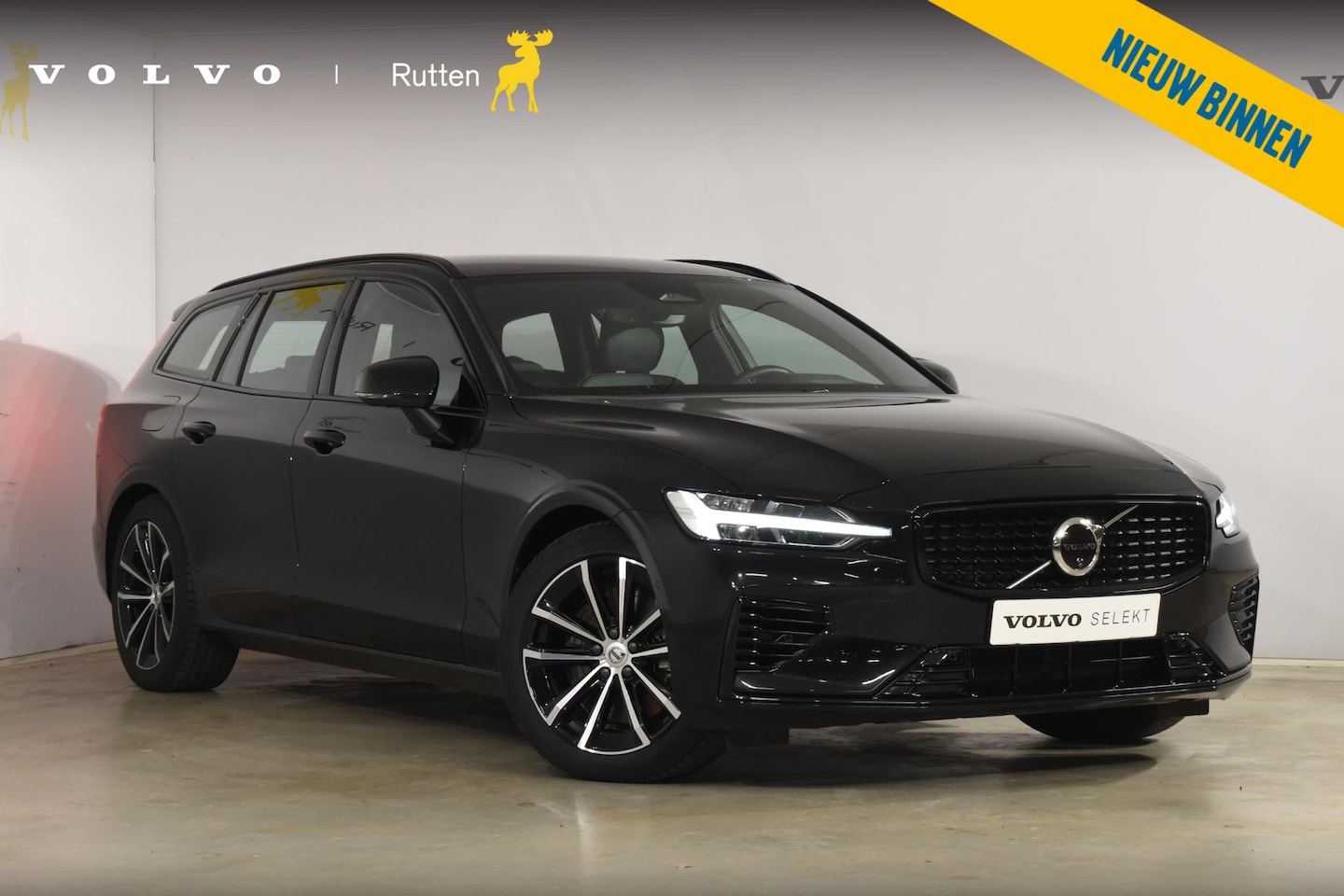 Volvo V60 - T6 350PK Plug-in hybrid AWD Plus Dark / Adaptive Cruise Control / 360 Camera / Harman Kard - AutoWereld.nl