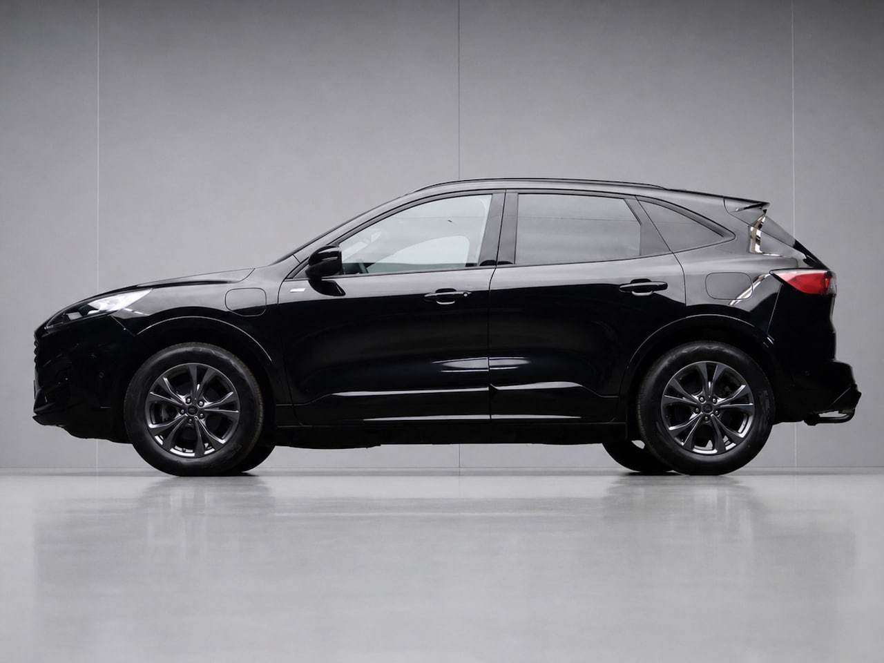 Ford Kuga - 2.5 PHEV ST-Line X (APPLE CARPLAY,NAVI,CAMERA V/A,PDC,STOEL/STUUR VERWARMING,GETINT,LED,SP - AutoWereld.nl