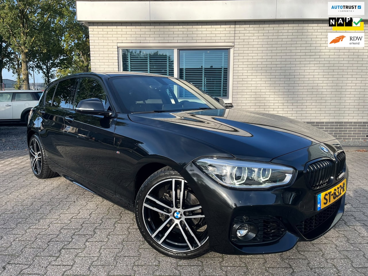 BMW 1-serie - 118i High Executive|M Sport|Navi|PDC|Clima|Stoelver|Leder|Bluetooth| - AutoWereld.nl