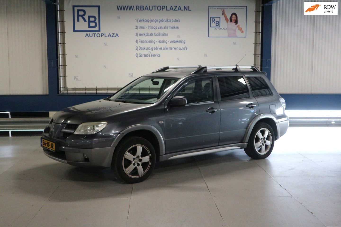 Mitsubishi Outlander - 2.4 Instyle 4WD AUTOMAAT/ PANO/ TREKHAAK - AutoWereld.nl