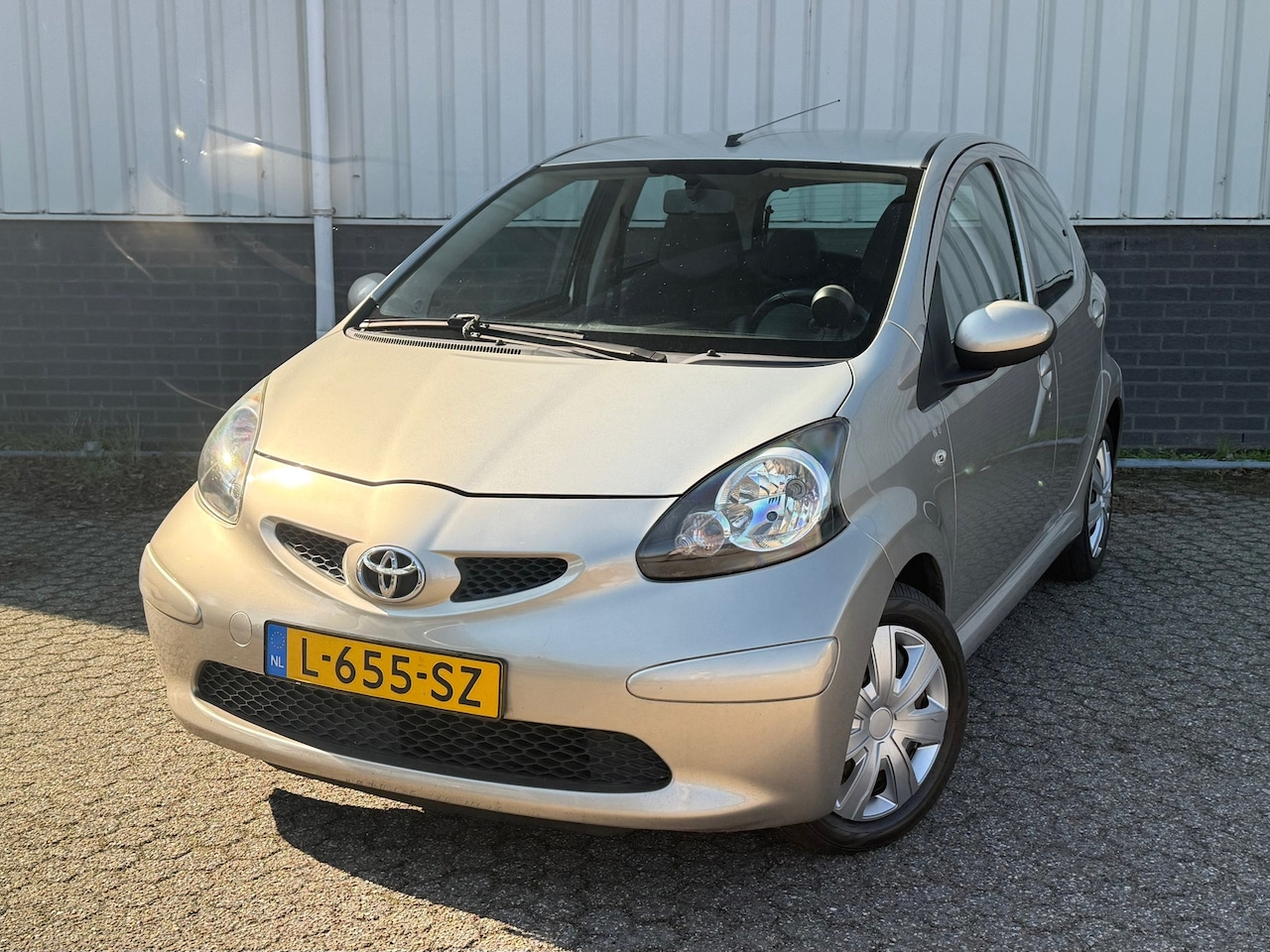 Toyota Aygo - 1.0-12V Airco | Half Leder | Luxe Uitvoering | Zuinig - AutoWereld.nl
