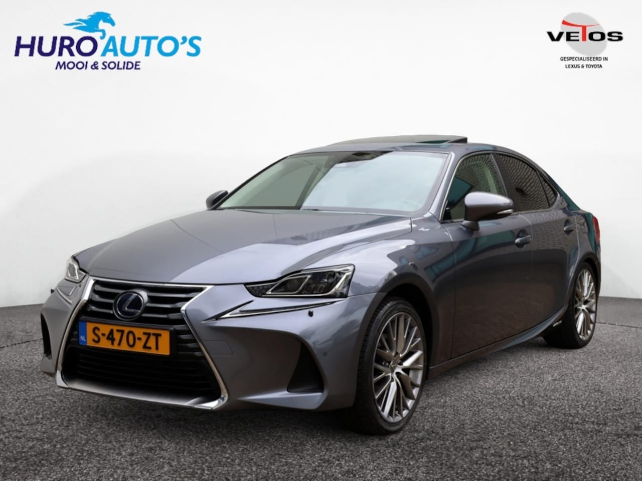 Lexus IS - 300h Luxury Line | Mark Levinson | Schuifdak | Trekhaak - AutoWereld.nl