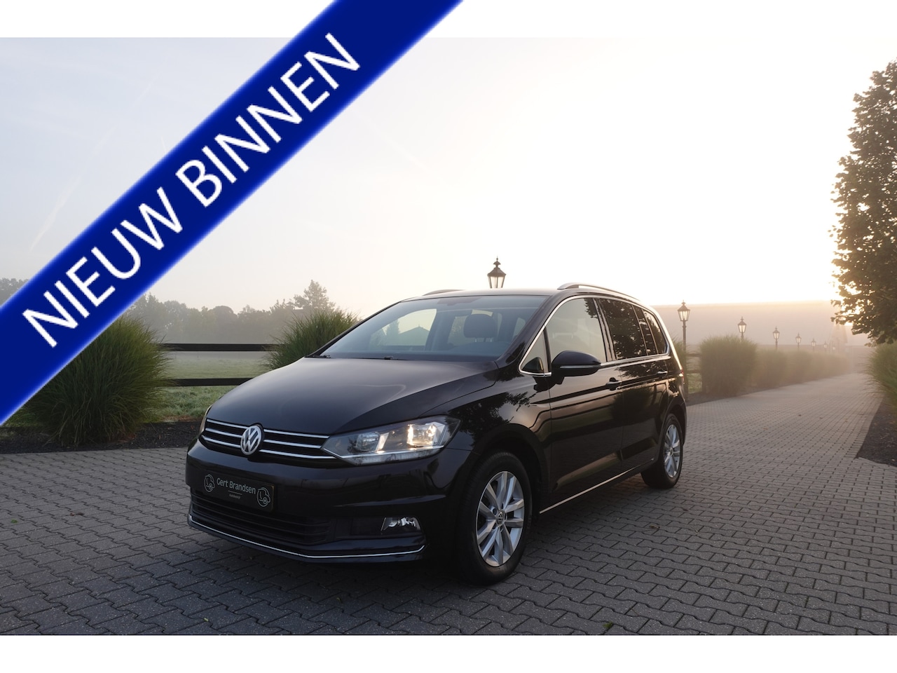 Volkswagen Touran - 1.5 TSI Highline 7p | Stoelverwarming | Stuurwielverw. | Carplay | Massage | Adaptive Crui - AutoWereld.nl