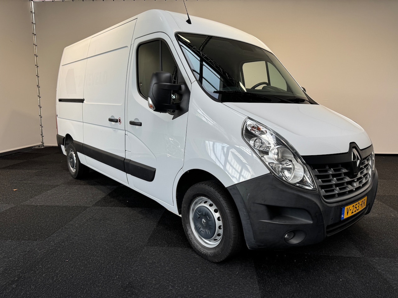 Renault Master - 2.3 dsl Navigatie Airco L2H2 Apk 9-2027 - AutoWereld.nl