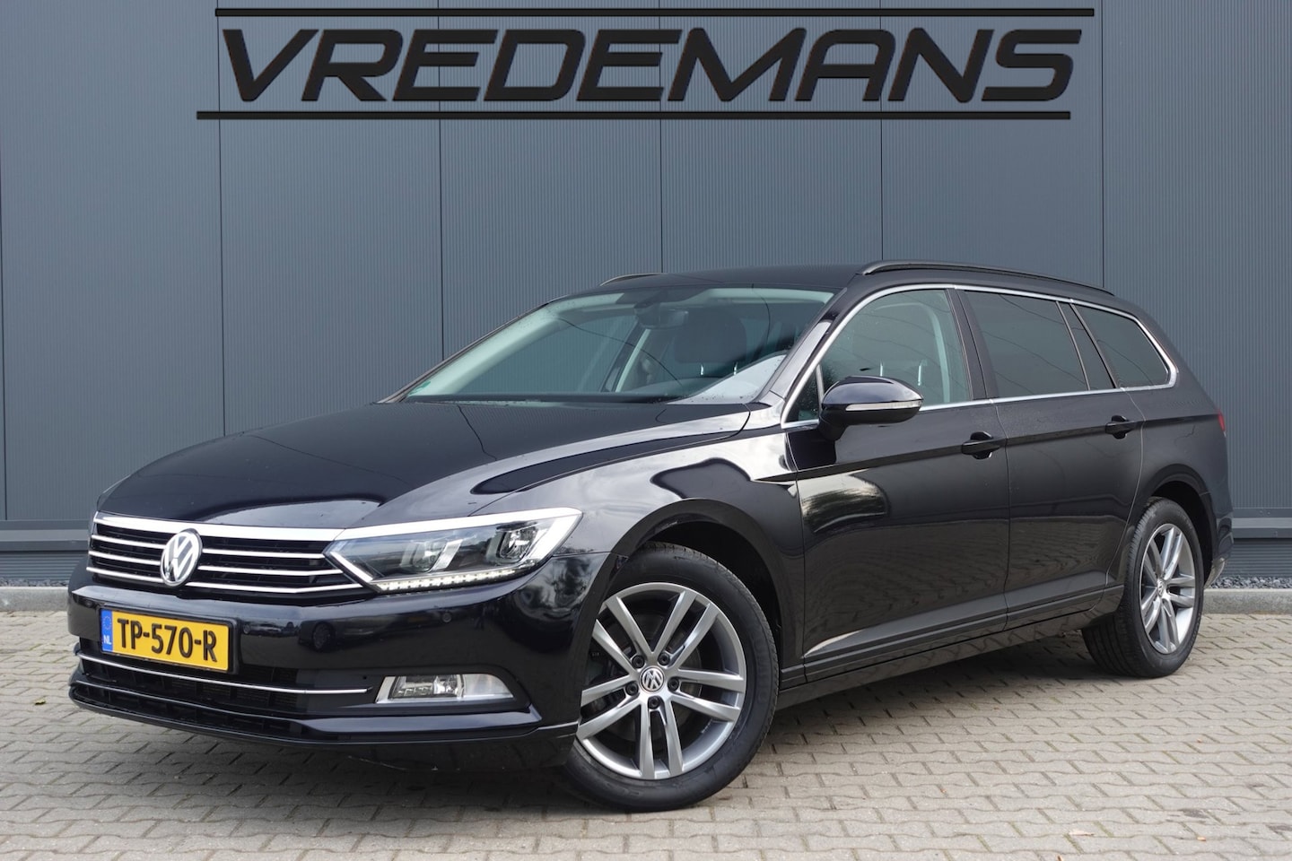 Volkswagen Passat Variant - 2.0 TDI Highline Business R 2.0 TDI Highline Business R / BTW AUTO. - AutoWereld.nl