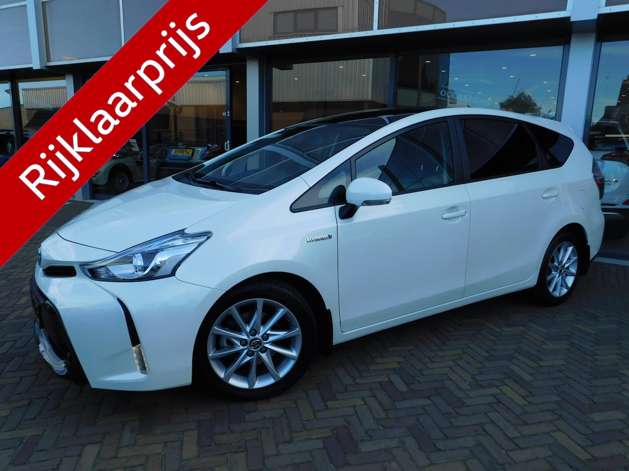 Toyota Prius - 1.8 SkyView Edition - AutoWereld.nl