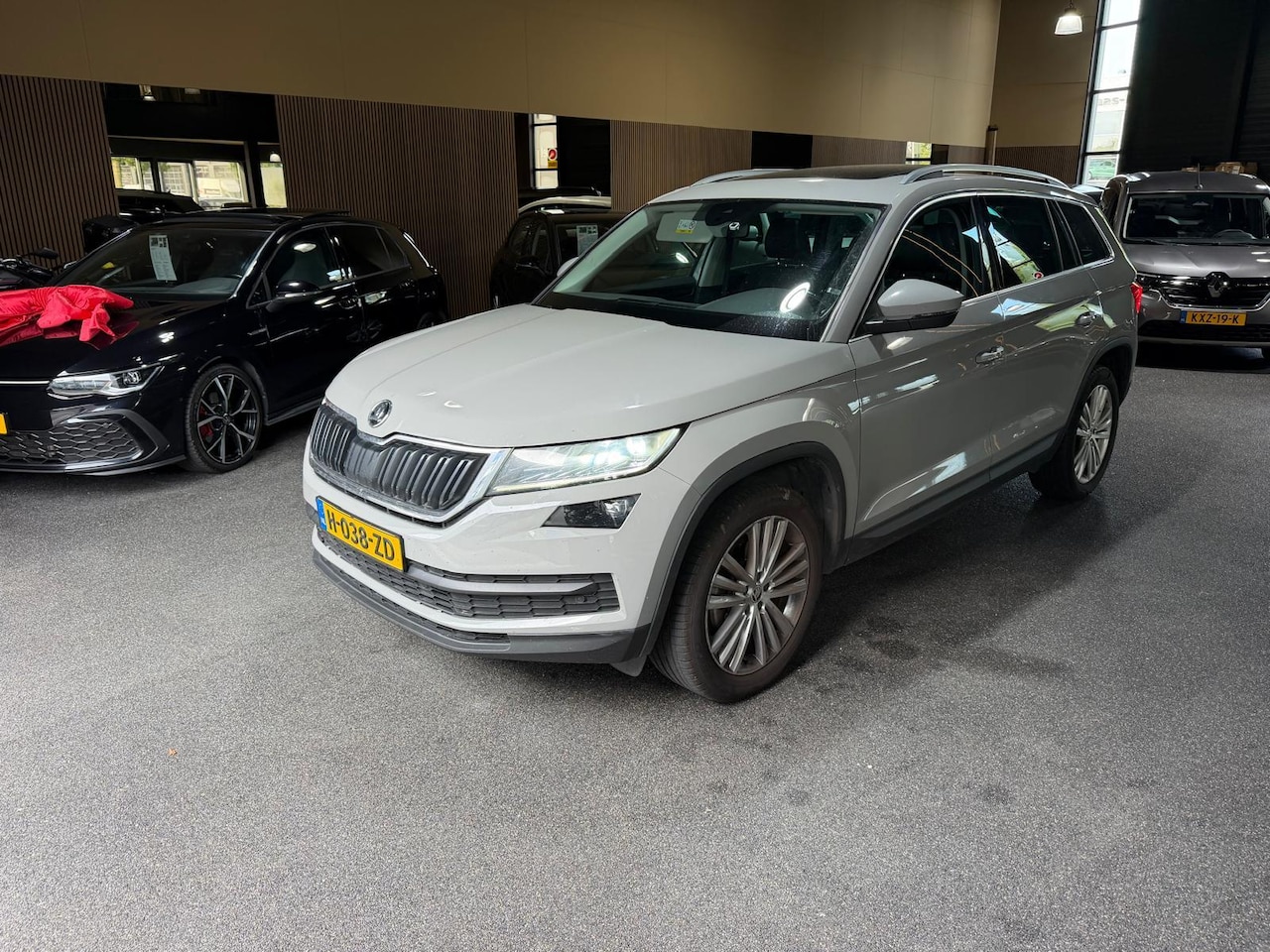 Skoda Kodiaq - 1.5 TSI Business Edition 7p. Pano|7Zits|Camera - AutoWereld.nl