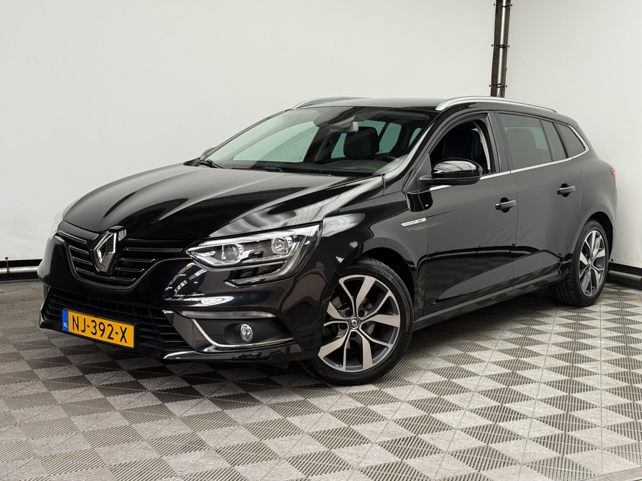Renault Mégane Estate - 1.2 TCe Bose Navi Trekhaak Masage NL Auto - AutoWereld.nl