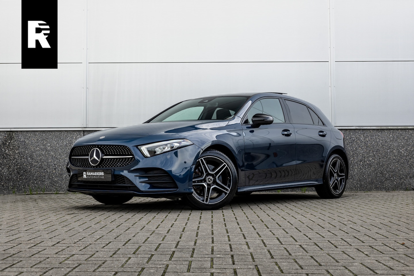 Mercedes-Benz A-klasse - 250 e AMG Line Pano / Sfeerverlichting / Carplay / Night Pakket / 18inch / - AutoWereld.nl