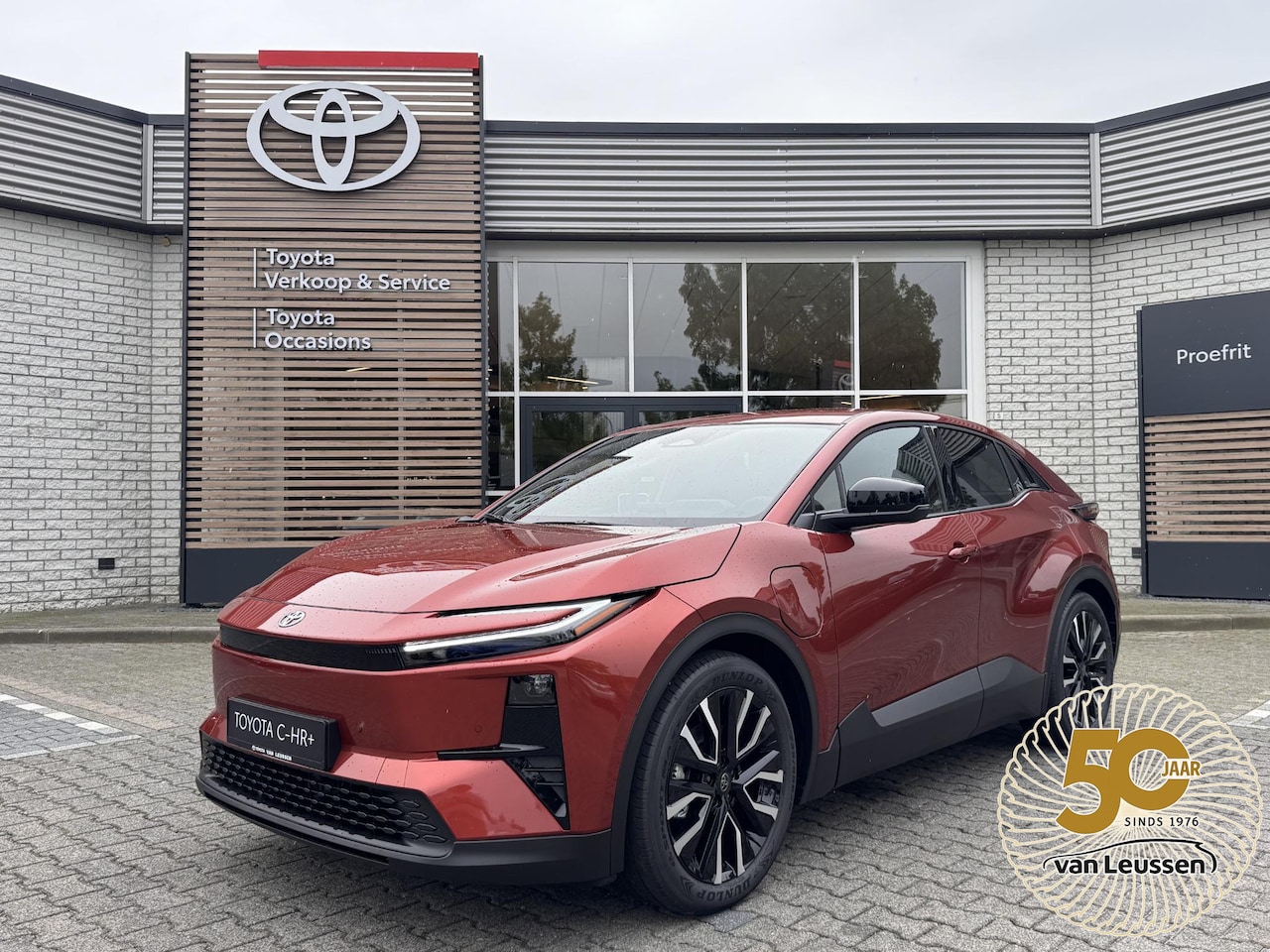 Toyota C-HR - FIRST EDITION 77KWH NIEUW EN DIRECT LEVERBAAR!!! 20''LM-VELGEN WARMTEPOMP KEYLESS EL-ACHTE - AutoWereld.nl
