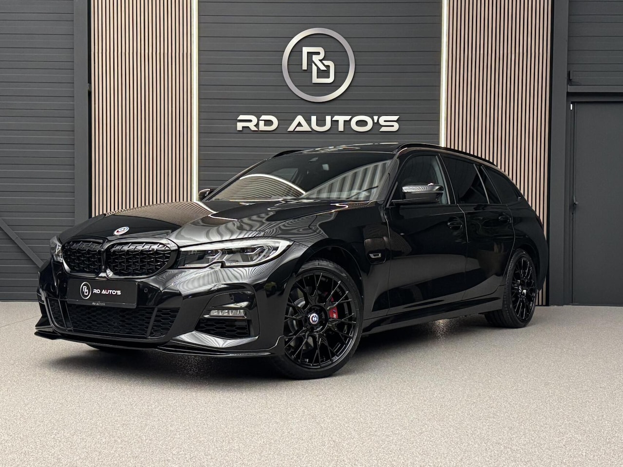 BMW 3-serie Touring - 330e xDrive Pano 360° trekhaak HUD laser CarPlay - AutoWereld.nl