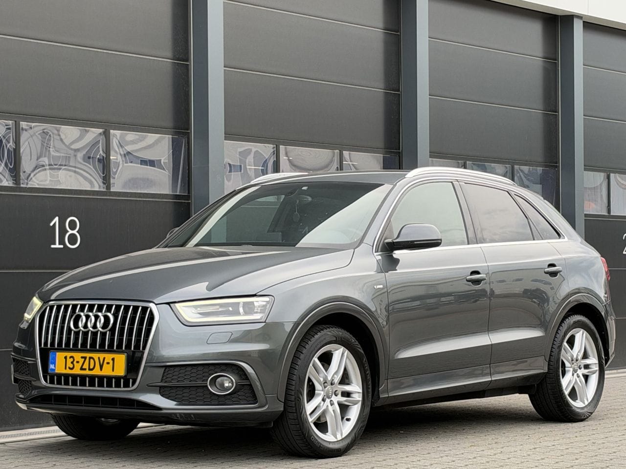 Audi Q3 - 2.0 TDI S-Line Clima Navi Pdc - AutoWereld.nl