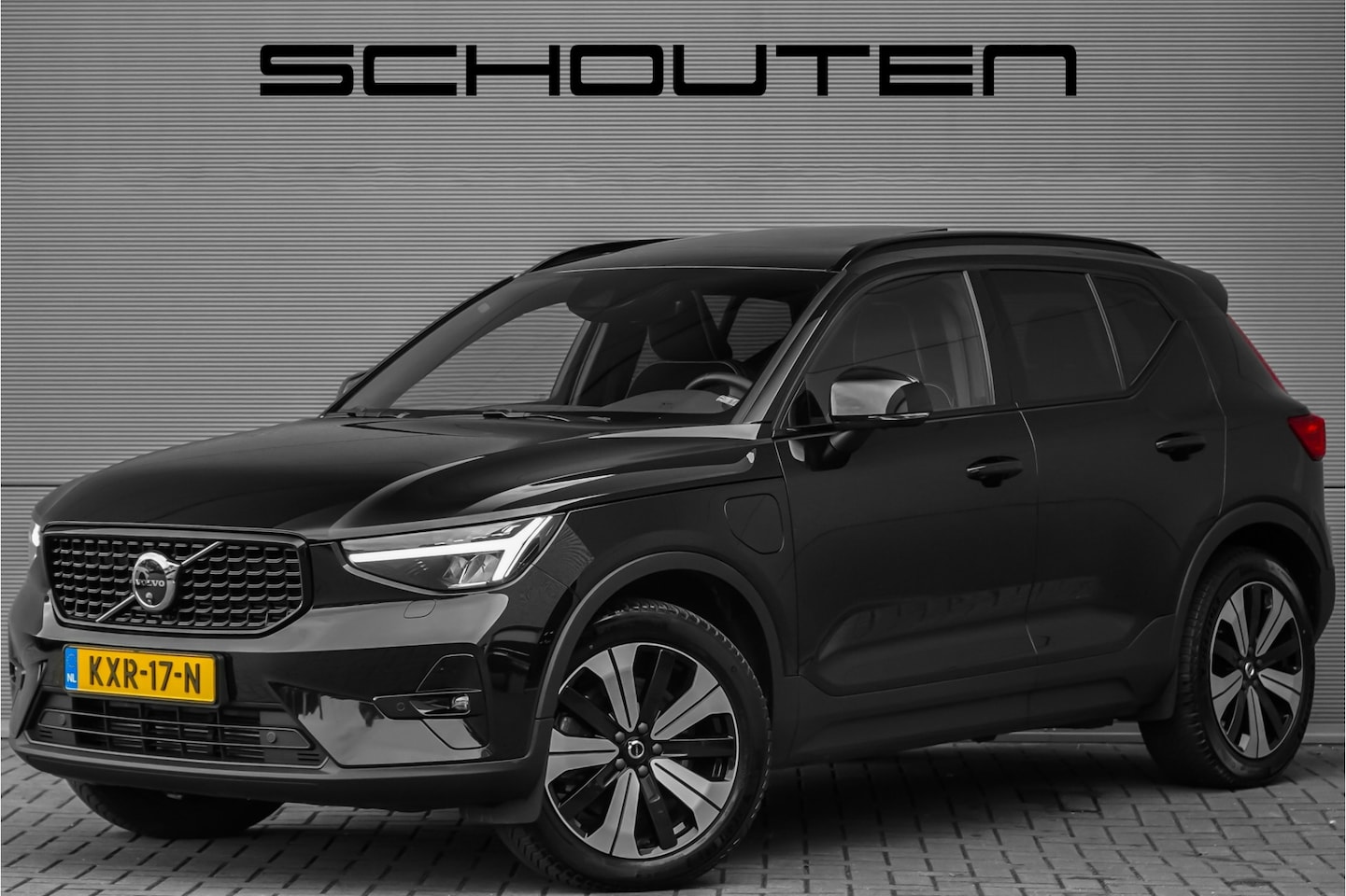 Volvo XC40 - 1.5 T5 Plug-in hybrid Plus Dark Pano H&K Elek Trekhaak 360° ACC - AutoWereld.nl