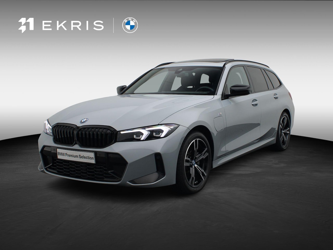 BMW 3-serie Touring - 320e M Sportpakket | Travel Pack | Entertainment Pack | Stuurwielrand Verwarmd | Panoramad - AutoWereld.nl