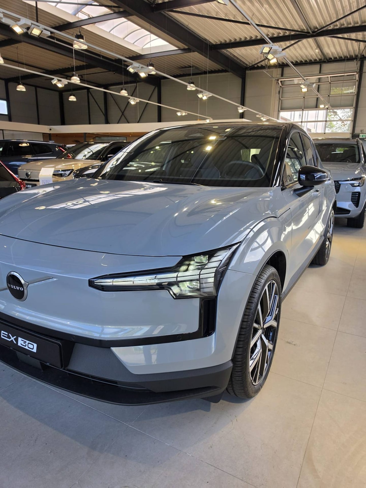 Volvo EX30 - P5 Long Range Plus Europa 69 kWhe Plus Europa 69 kWh | Elektrisch verstelbare voorstoelen - AutoWereld.nl