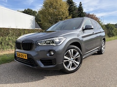 BMW X1 - sDrive18i High Executive / AUTOMAAT / NAVI / CAMERA / TREKHAAK / LEER / 113dkm