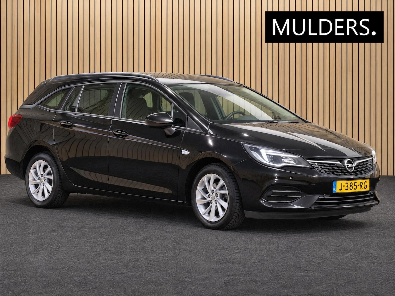 Opel Astra Sports Tourer - 1.4 Edition | Automaat / Cruise / Parkeersensoren - AutoWereld.nl