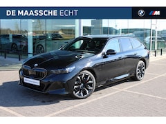 BMW 5-serie Touring - 530e M Sport Automaat / Panoramadak / Trekhaak / Bowers & Wilkins / Comfortstoelen / Adapt