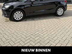 SEAT Arona - 1.0 TSI Style Business Connect | TRREKHAAK | STOELVERWARMING | CLIMATE CONTROL | PARKEERSE