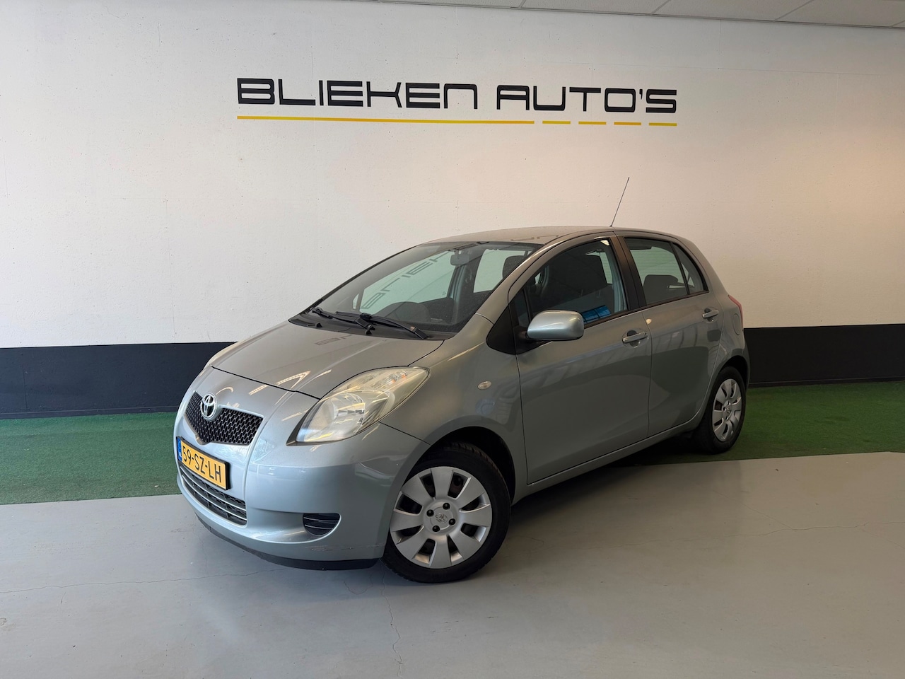 Toyota Yaris - 1.3 VVT-i Sol 1.3 VVTi Sol - AutoWereld.nl