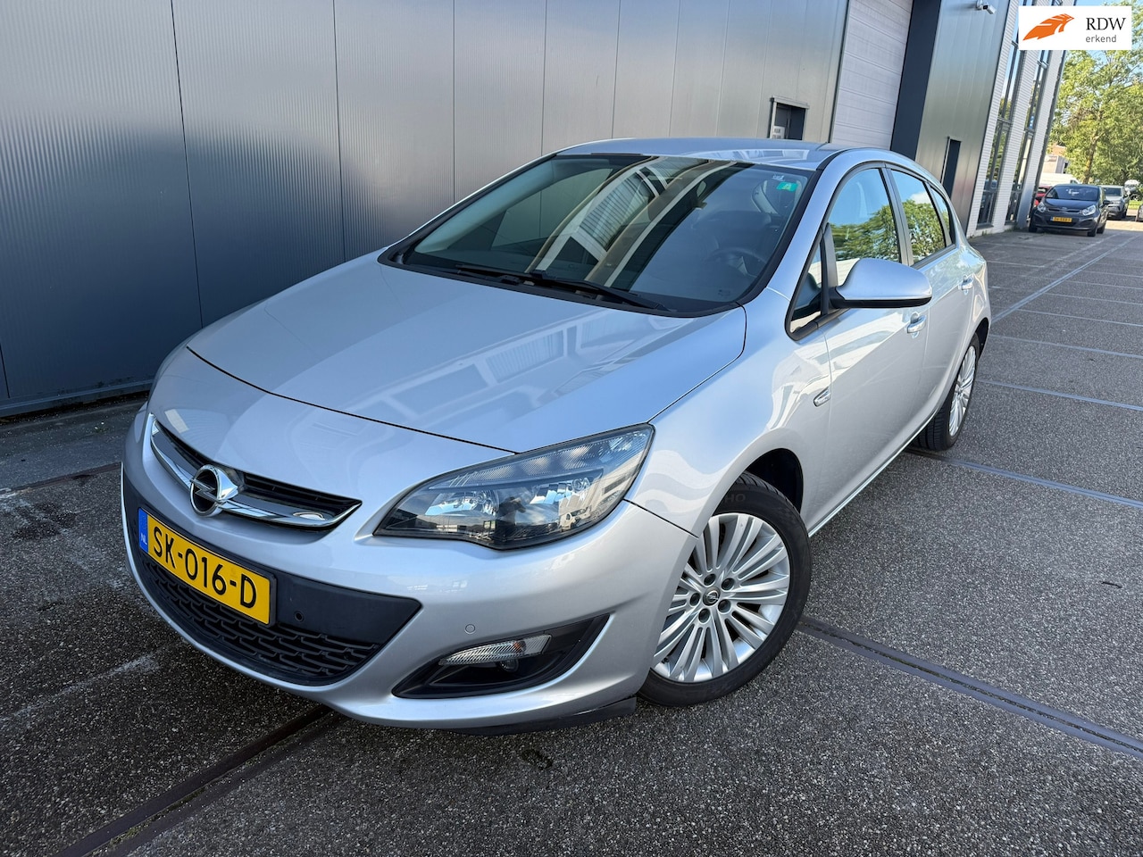 Opel Astra - 1.4 Turbo LPG Business+ / APK / NAP / AIRCO / 2 SLEUTELS / TREKHAAK / ZEER NETTE AUTO!!! - AutoWereld.nl