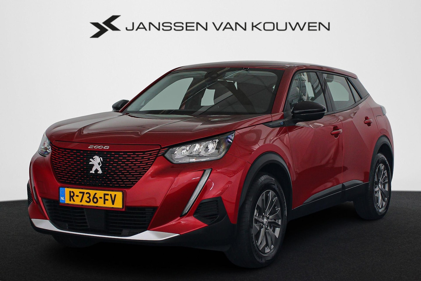 Peugeot e-2008 - EV Active Pack 50 kWh Apple CarPlay Climate Control 16" - AutoWereld.nl