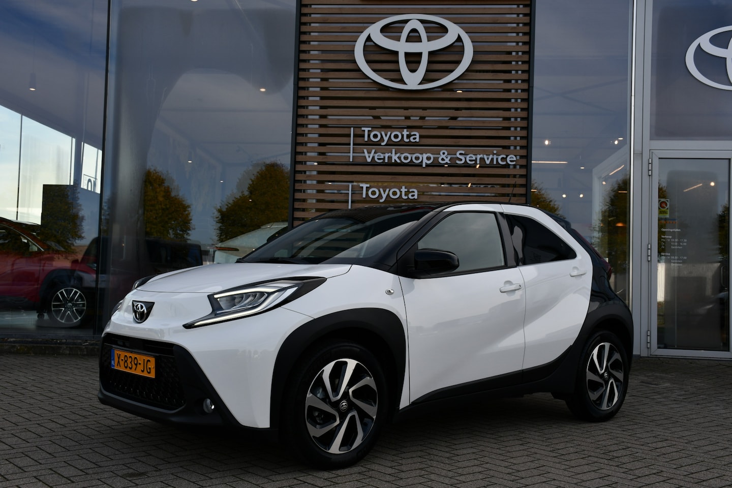 Toyota Aygo X - 1.0 VVT-i MT Pulse 5-deurs 72pk | LED-koplampen | 17” lichtmetalen velgen | Cruise control - AutoWereld.nl