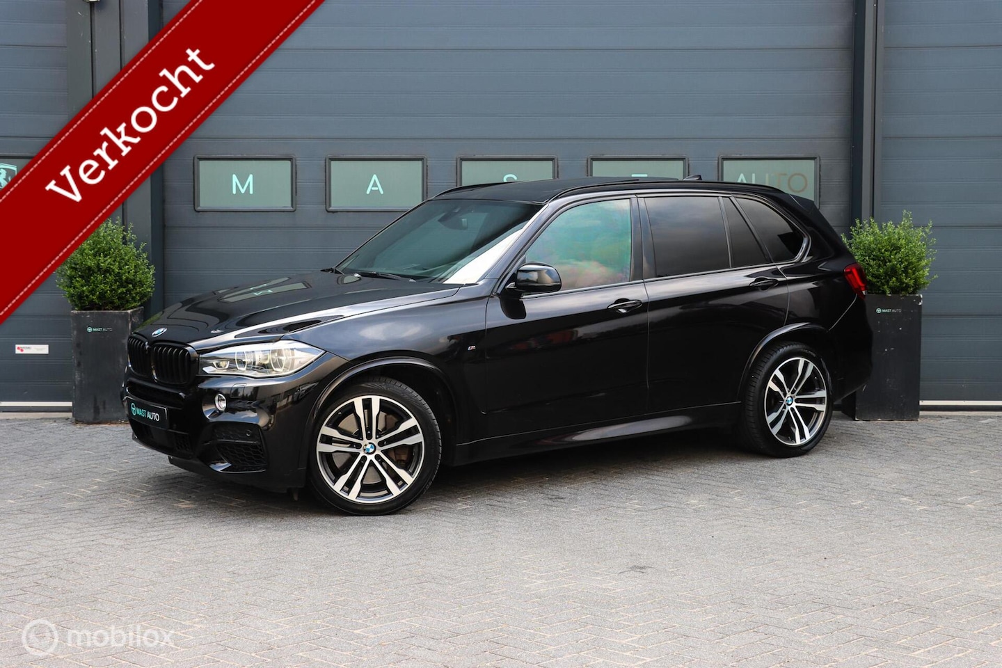 BMW X5 - M50d|PANO|B&W AUDIO|MEMORY|HUD|SOFT CLOSE|LEDER - AutoWereld.nl