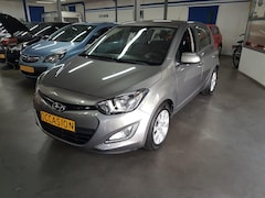 Hyundai i20 - 1200i 16V 5 DEURS AIRCO LM Velgen MODEL 2013