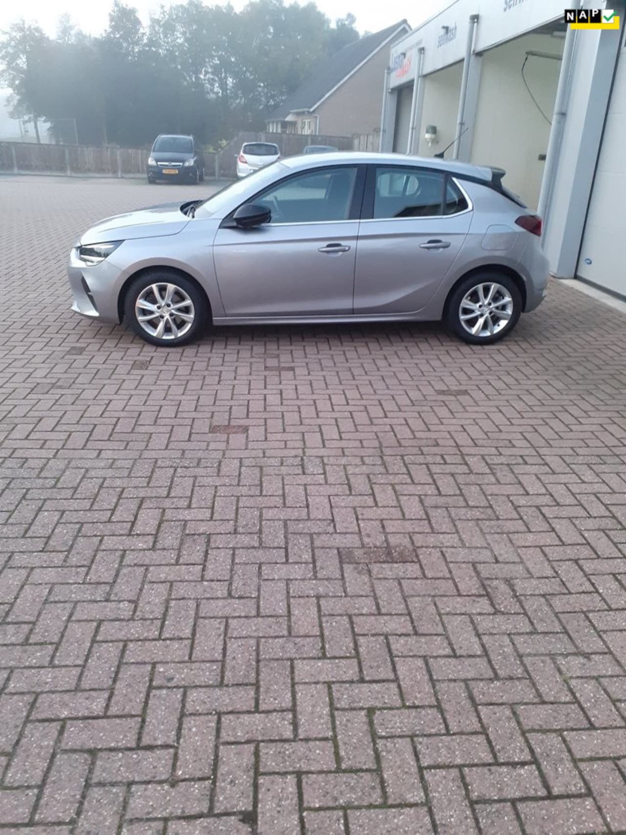 Opel Corsa - 1.2 Elegance navi camera dig.cockpit lm velgen keyless - AutoWereld.nl