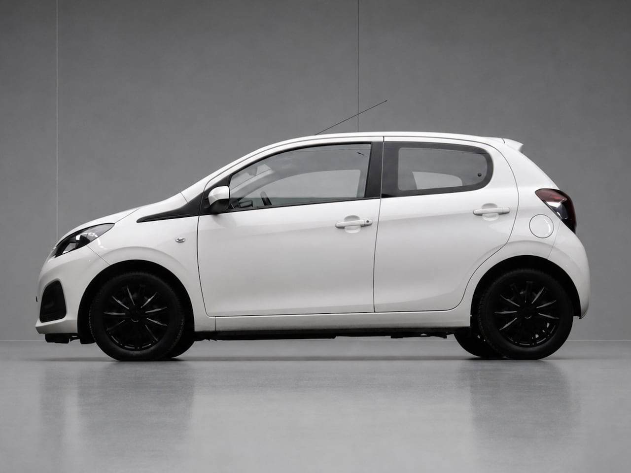 Peugeot 108 - 1.0 e-VTi Blue Lion Sport (AIRCO,CRUISE,SPORTSTOELEN,LED,GETINT,LM VELGEN,NETTESTAAT) - AutoWereld.nl