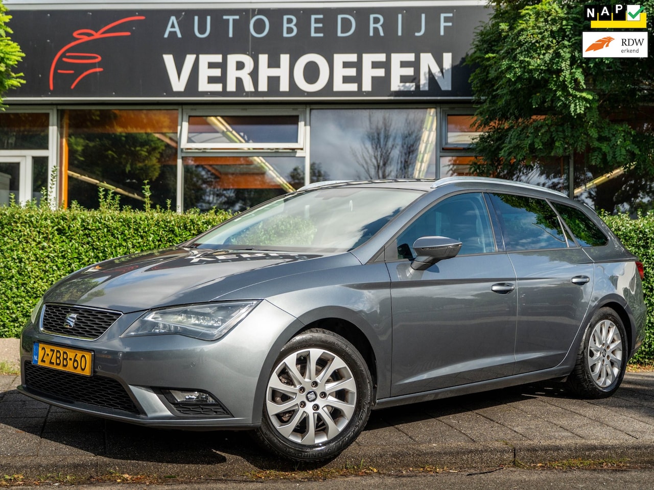 SEAT Leon ST - 1.6 TDI Ecomotive Lease Sport | CRUISE / CLIMATE CONTR | PARKEER SENSOREN | BLEUTOOTH ! - AutoWereld.nl