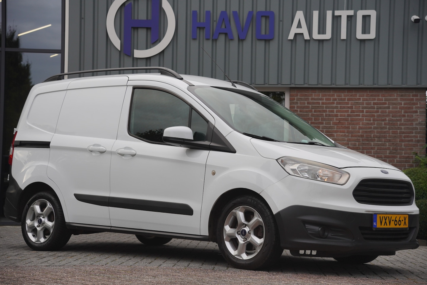 Ford Transit Courier - 1.0, AIRCO, STOELVERWARMING, BTW-VRIJ / MARGE - AutoWereld.nl