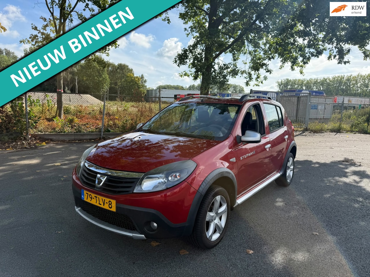 Dacia Sandero Stepway - 1.6 LEUKE AUTO RIJDT EN SCHAKELT GOED - AutoWereld.nl