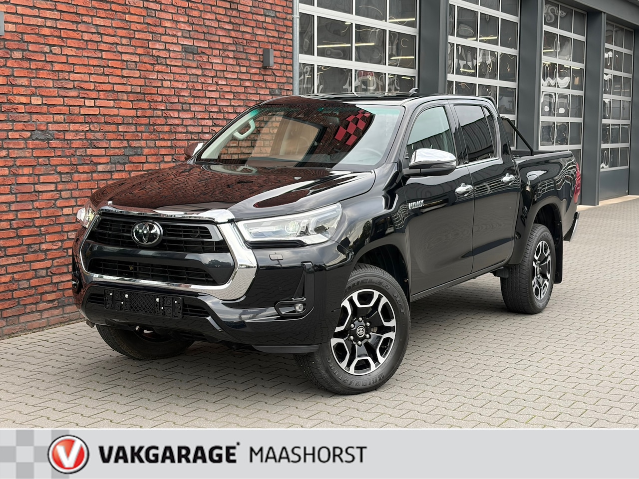 Toyota HiLux - 2.8 D-4D Double Cab 4x4 Professional premium 3500Kg Trek. AchteruitrijCam./Adapt.Cruise/PD - AutoWereld.nl