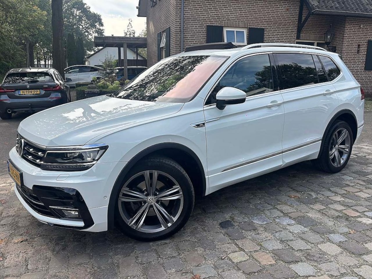 Volkswagen Tiguan Allspace - 1.5 TSI Highline Business R line.Digi.Leder.Pano - AutoWereld.nl