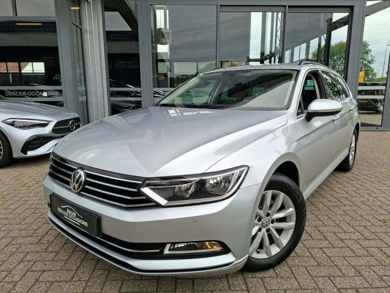 Volkswagen Passat - 1.5 TSI COMFORTLINE 150PK NAVI LMV PDC WINTERPACK ADDCRUISE - AutoWereld.nl