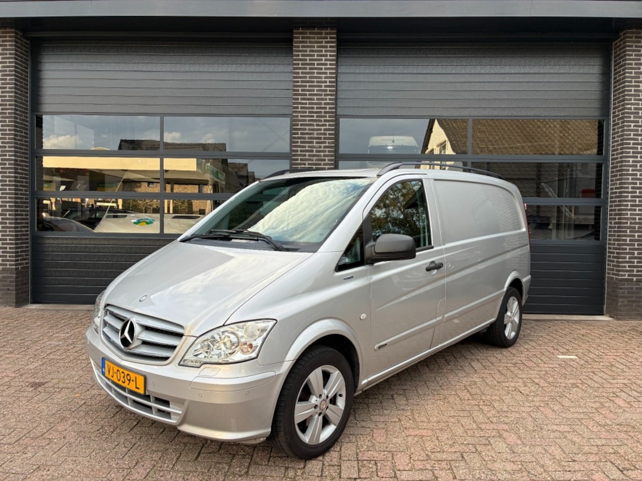 Mercedes-Benz Vito - 116 CDI Navi , Airco , Cruise - AutoWereld.nl