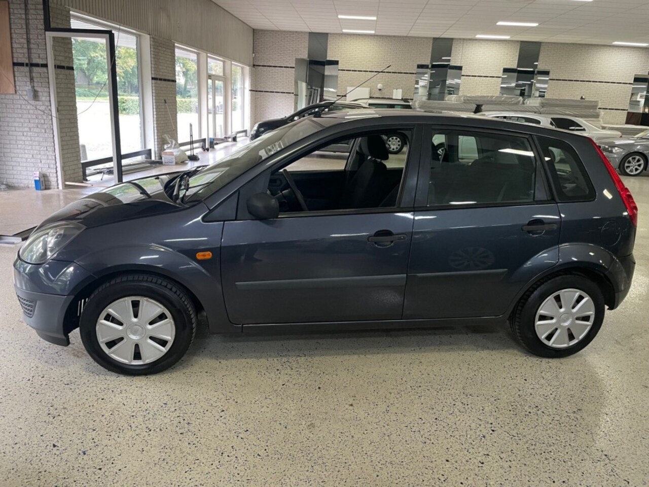 Ford Fiesta - 1.2 Benzine Airco Radio Met Nieuwe Jaar APK - AutoWereld.nl