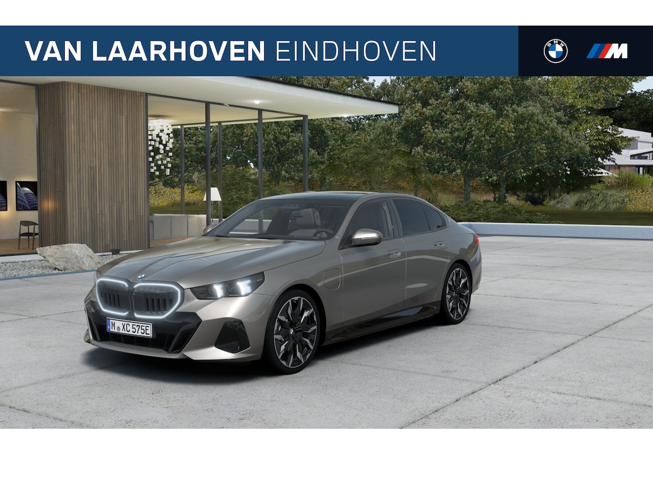 BMW 5-serie - 530e M Sport Automaat / Panoramadak / Trekhaak / Bowers & Wilkins / Comfortstoelen / Comfo - AutoWereld.nl