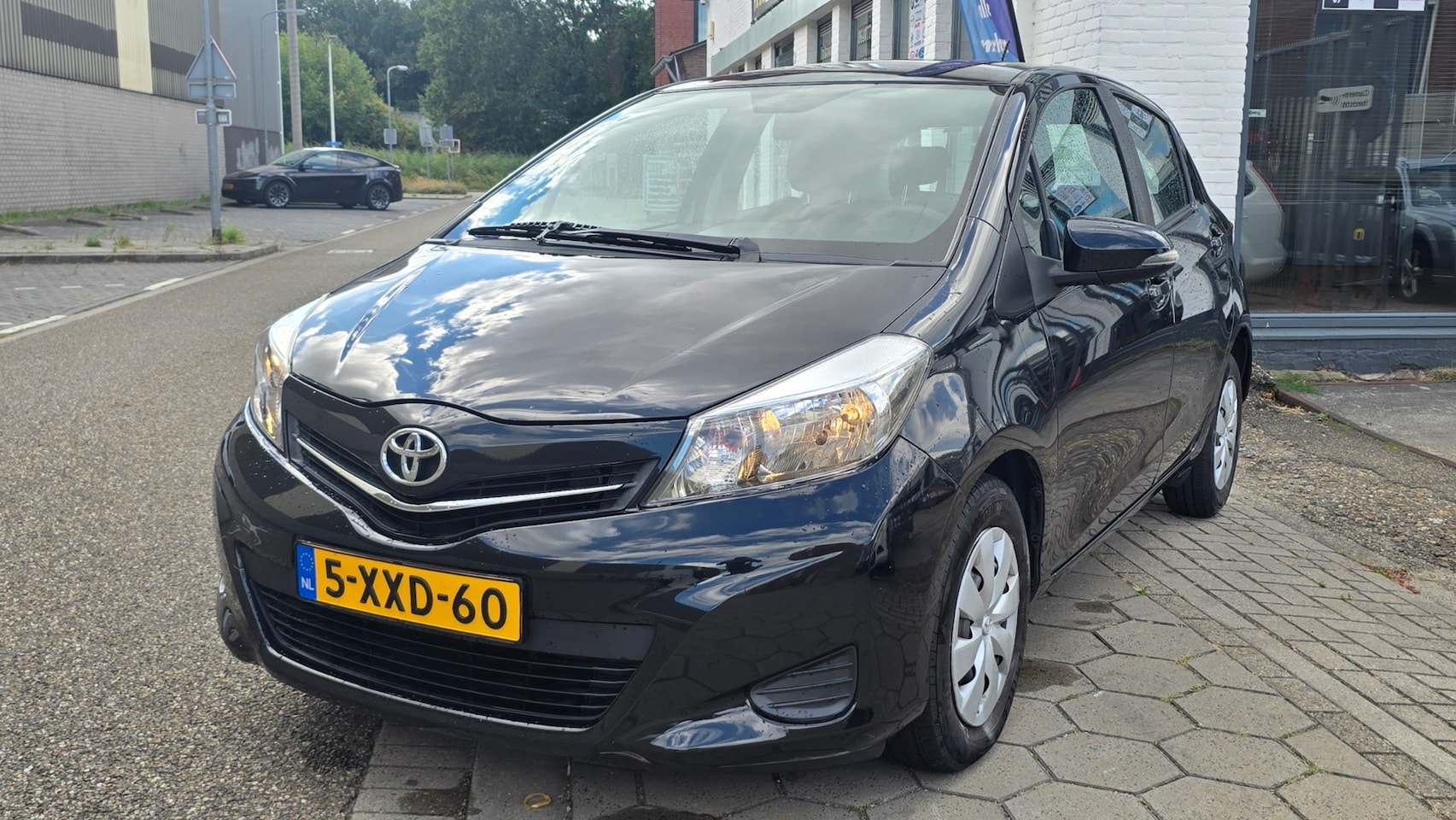 Toyota Yaris - 1.0 VVT-i Now*rijd rem schakel zeer goed*airco ijs*navi*achteruitcamra*nap*apk*inruil mog! - AutoWereld.nl