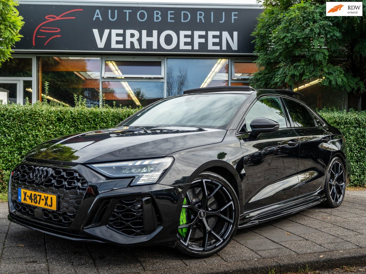 Audi A3 Limousine - 2.5 TFSI RS 3 QUATTRO | FULL OPTION | KERAMISCH |PANORAMDAK | STOEL VERW | APPLE CARPLAY ! - AutoWereld.nl