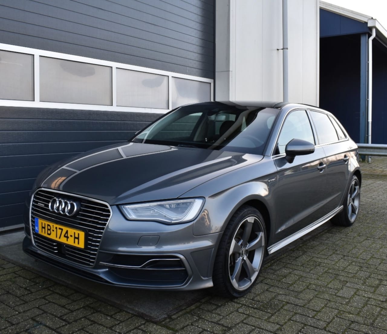 Audi A3 Sportback - 1.4 e-tron Attraction Pro Line plus pano dak. - AutoWereld.nl