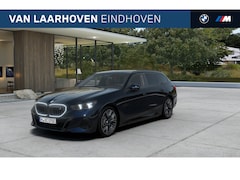 BMW i5 Touring - eDrive40 M Sport / Panoramadak / Achteruitrijcamera / Comfortstoelen / Adaptieve LED / Com