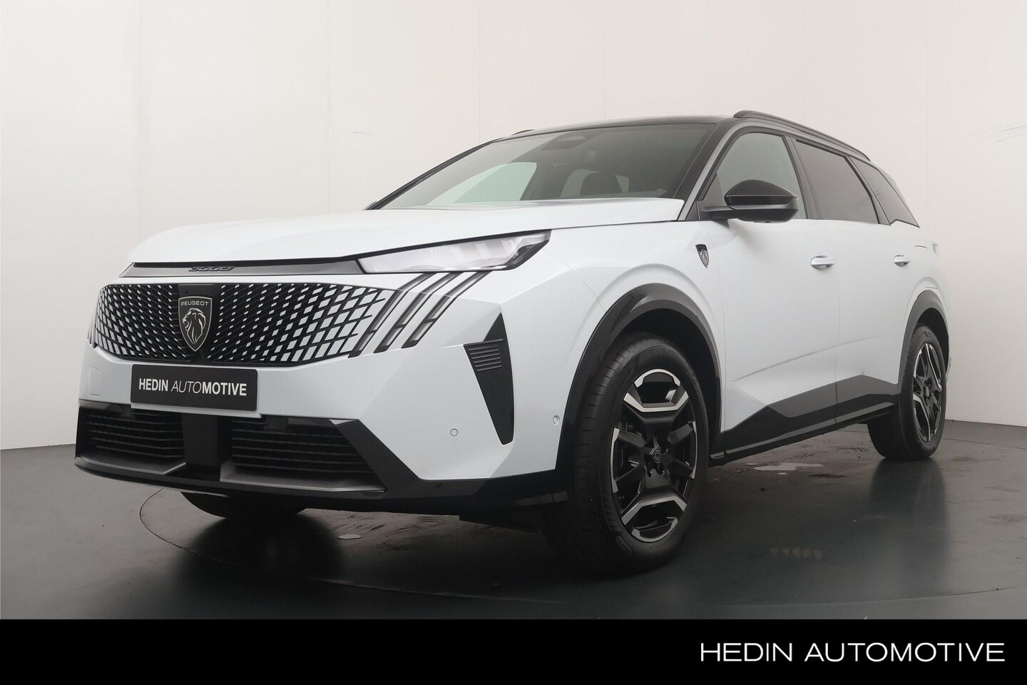 Peugeot e-5008 - GT Long Range 97 kWh 7p | Navigatie | Panoramisch schuif/kanteldak | Actieradius 637 WLTP - AutoWereld.nl