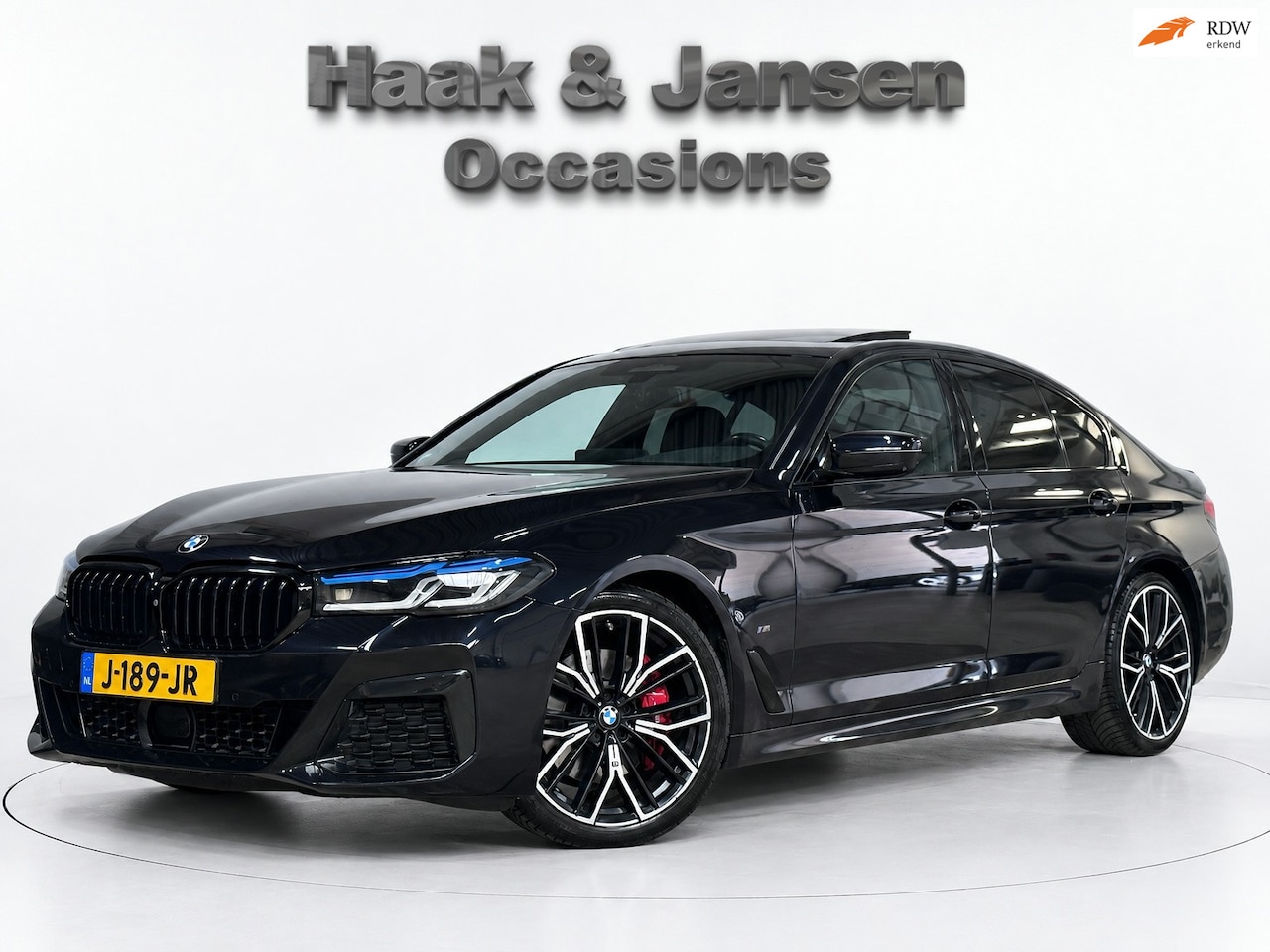 BMW 5-serie - 530i M Pakket M Stoelen Panoramadak Laser Lane - AutoWereld.nl
