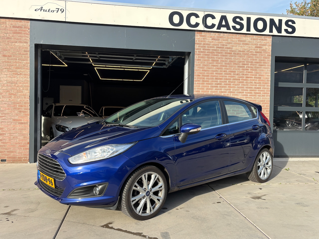 Ford Fiesta - 1.0 EcoBoost Titanium | Org-NL auto. D-riem verv. Clima. Navi. Cruise contr. Lage km. Dealer ondh.