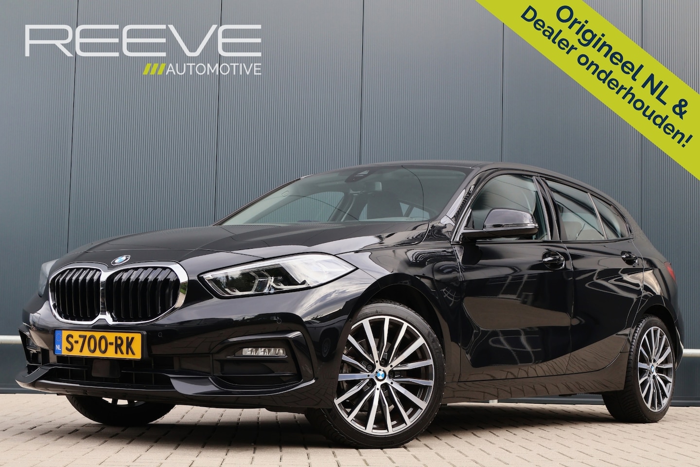 BMW 1-serie - 118i Sportline Automaat | Leer | Stoelverwarming | 18 Inch | Camera | Live Cockpit Plus | - AutoWereld.nl